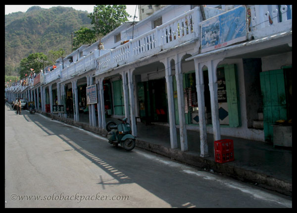 Narendra Nagar Market