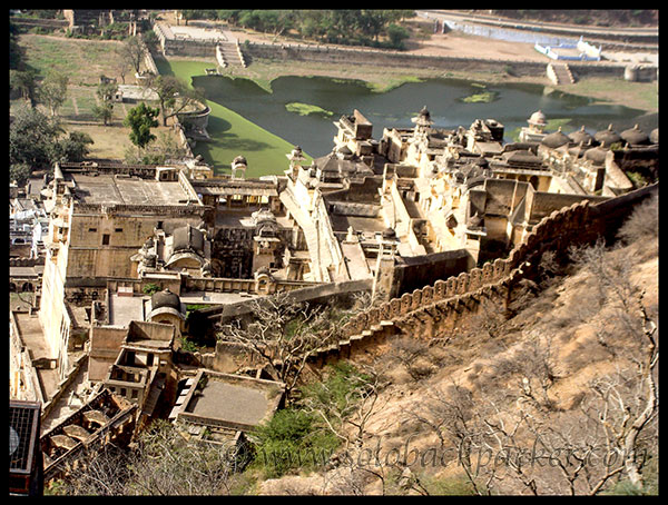 Bundi Palace from the fort