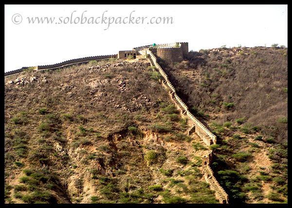 Opposite hill to Bundi Palace