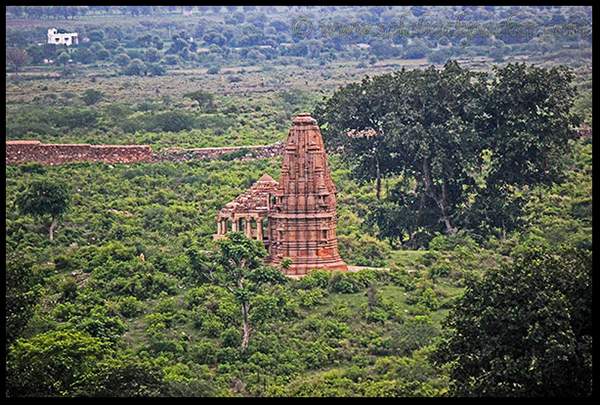 An Abandoned Temple in Bhangarh