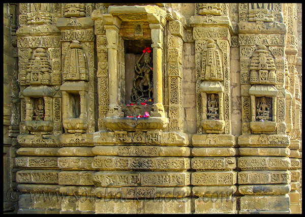 Carvings on The Wall of Baijnath Temple