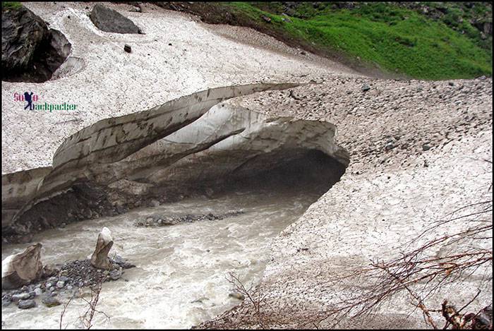 Glacial sheet on the trekking route 