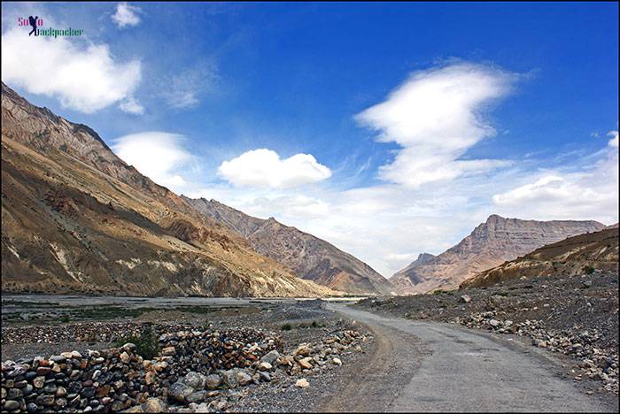 Road near Schichling in Spiti Valley