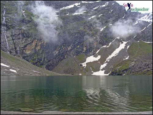 Read more about the article Trekking to Hemkund Sahib: An Unforgettable Himalayan Pilgrimage